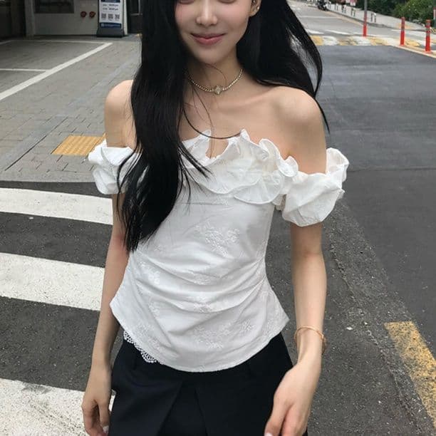 フリルオフショルダートップス