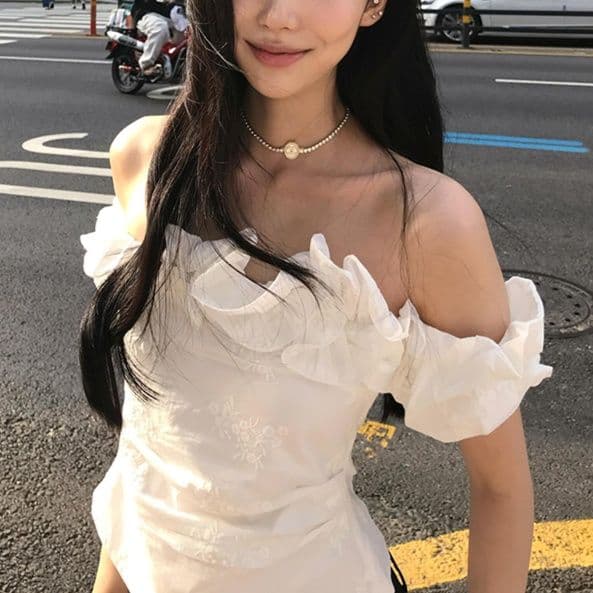 フリルオフショルダートップス