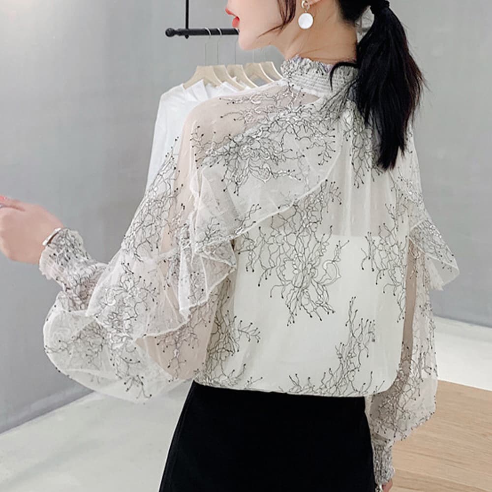 フリルフラワー刺繍シアーブラウス